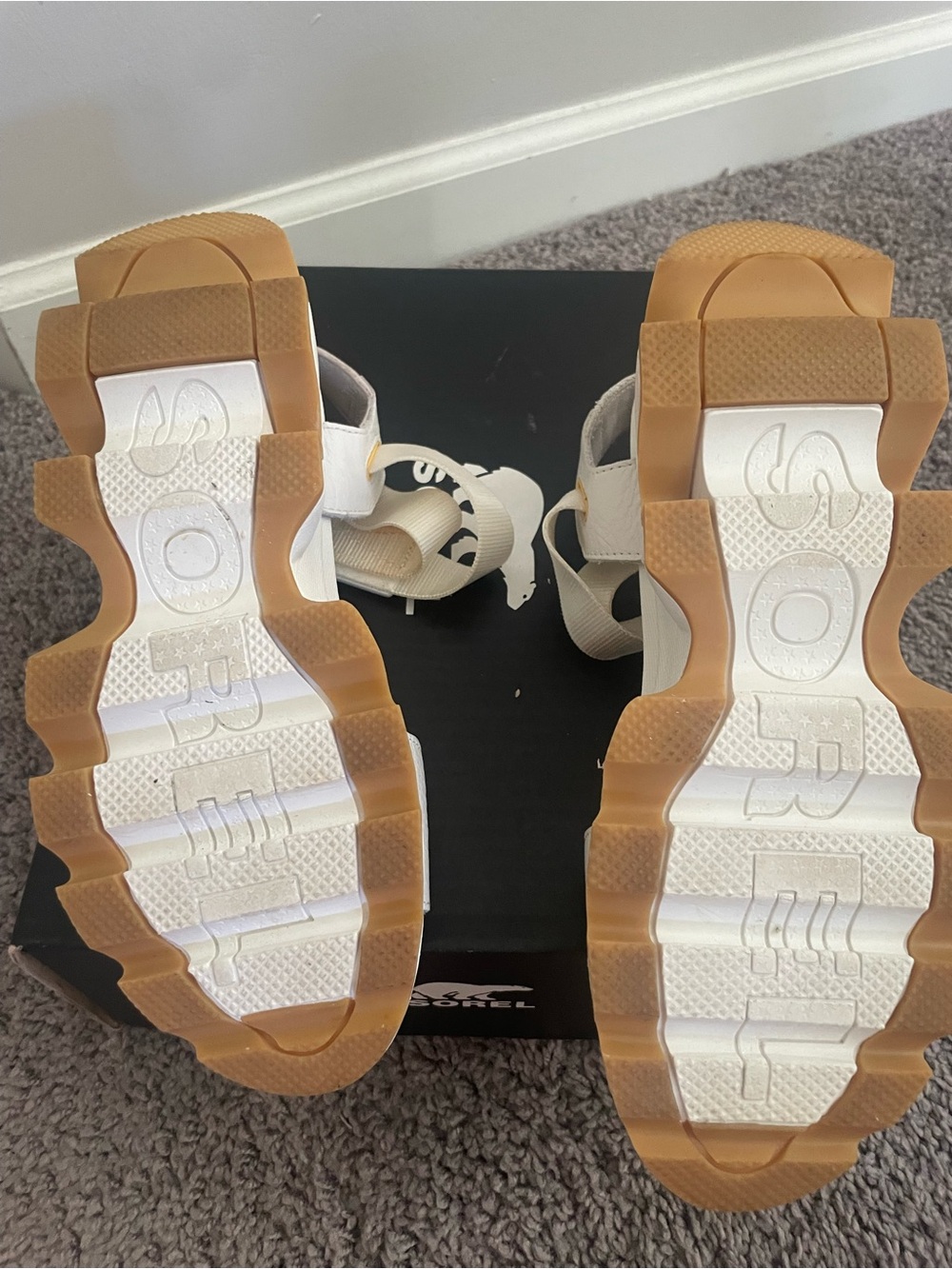 Sorel White Sandals with Gum Lug Soles - Picture 2 of 5
